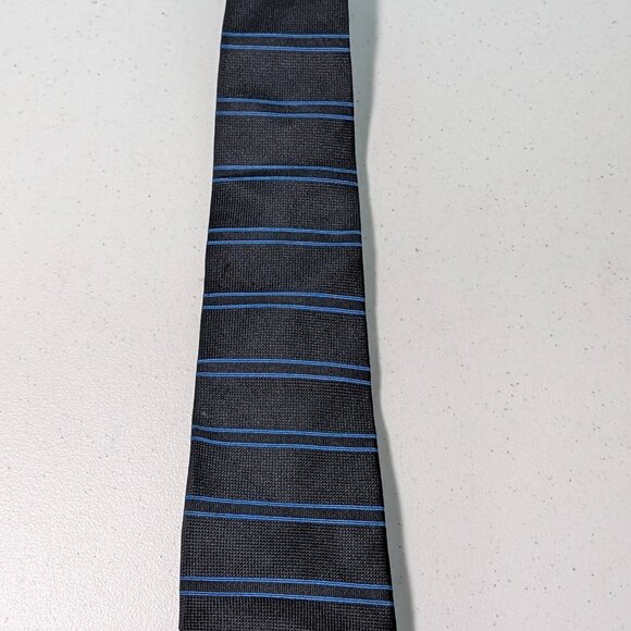 Tommy Hilfiger Blue Striped 100% Silk Made In USA Necktie - Picture 7 of 9